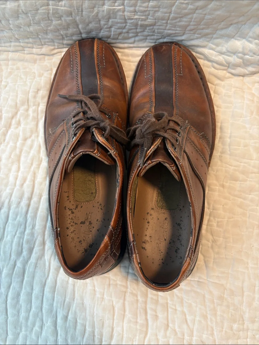 Clarks Men's Two-Tone Brown Leather Lace-Up Oxfords